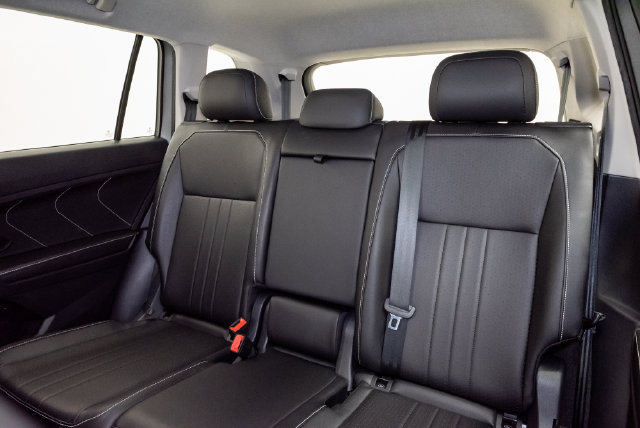 Used 2023 Volkswagen Tiguan SE FWD image 23