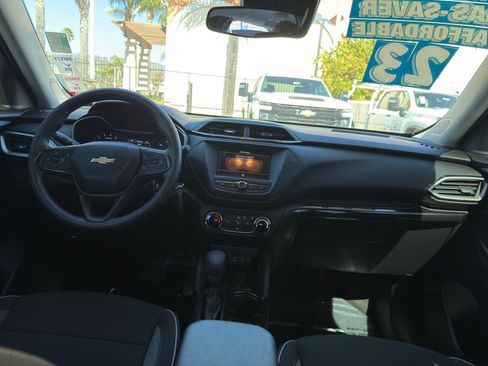 Used 2023 Chevrolet TrailBlazer LS FWD image 19