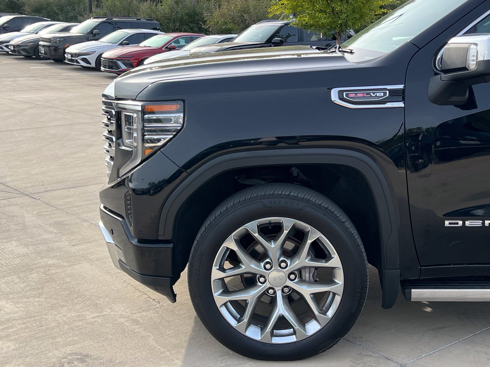 Used 2022 GMC Sierra 1500 Denali w/ Denali Reserve Package AWD/4WD image 9