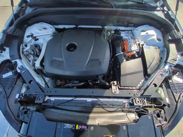 Used 2024 Volvo XC60 T8 Plus w/ Protection Package Premier AWD/4WD image 11