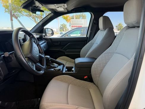 Used 2025 Toyota Tacoma SR5 AWD/4WD image 14
