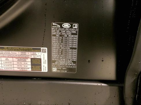 New 2026 Land Rover Range Rover Long Wheelbase Autobiography image 18