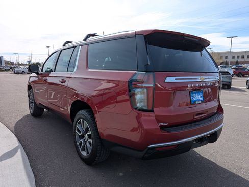 Certified 2023 Chevrolet Suburban LT w/ Luxury Package AWD/4WD image 37