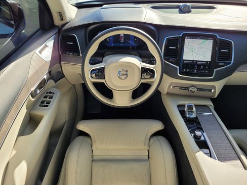 Certified 2023 Volvo XC90 T8 Ultimate w/ Lounge Package image 14