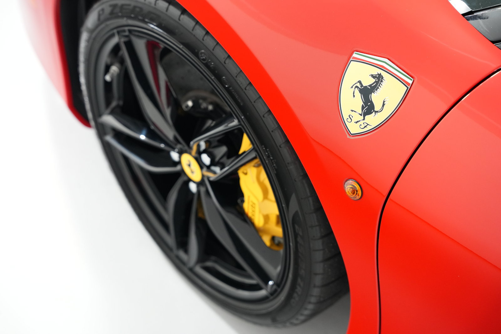 Used 2016 Ferrari 488 GTB RWD image 43
