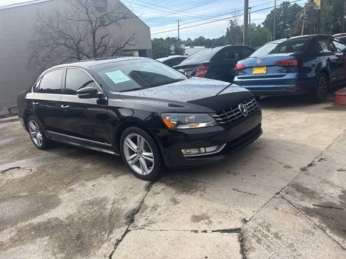 Used 2015 Volkswagen Passat 1.8T SEL Premium FWD image 4