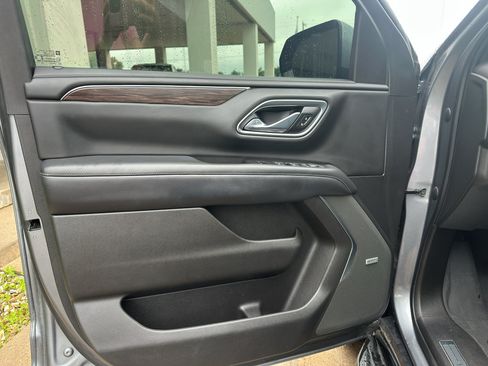 Used 2021 Chevrolet Tahoe LT w/ LT Signature Package AWD/4WD image 12
