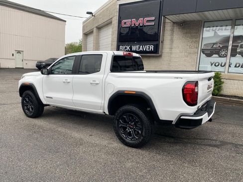 Used 2025 GMC Canyon Elevation AWD/4WD image 4