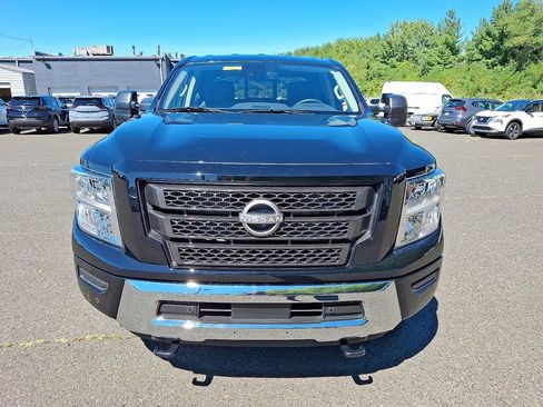 Certified 2024 Nissan Titan SV w/ SV Convenience Package image 2