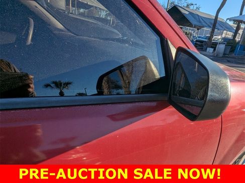 Used 2013 Dodge Avenger SE image 17