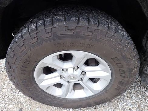 Certified 2018 Toyota 4Runner SR5 Premium image 9