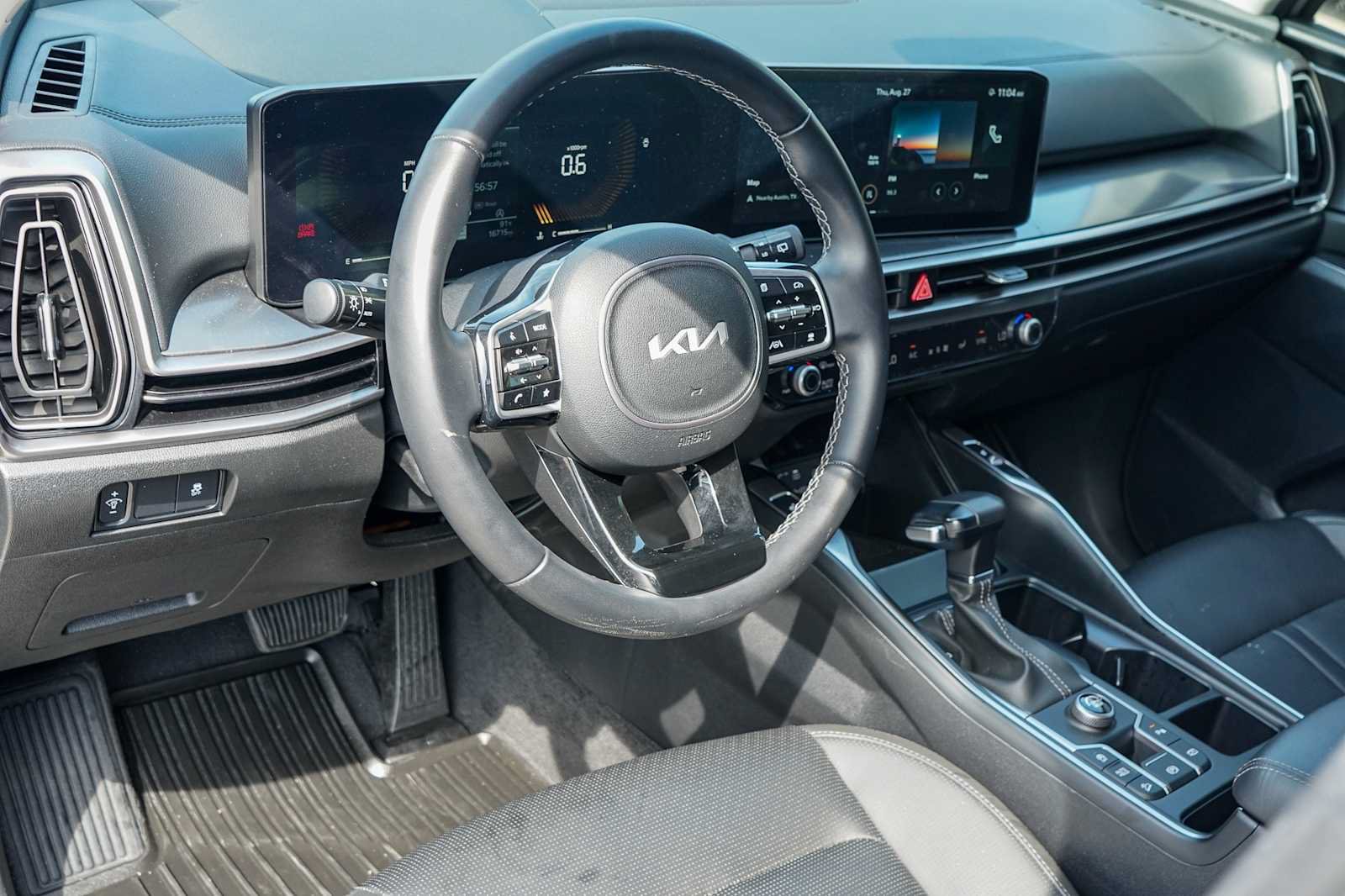 Certified 2025 Kia Sorento S FWD image 8