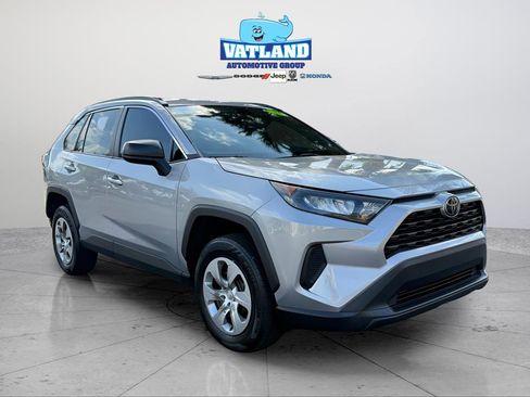 Used 2021 Toyota RAV4 LE image 7