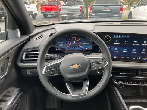 New 2026 Chevrolet Traverse LT w/ Driver Confidence Package FWD image 6