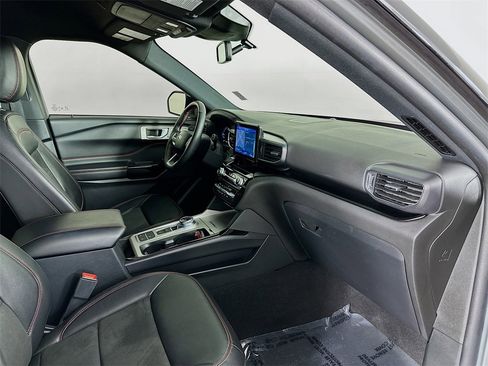 Used 2023 Ford Explorer ST-Line w/ Class IV Trailer Tow Package image 30