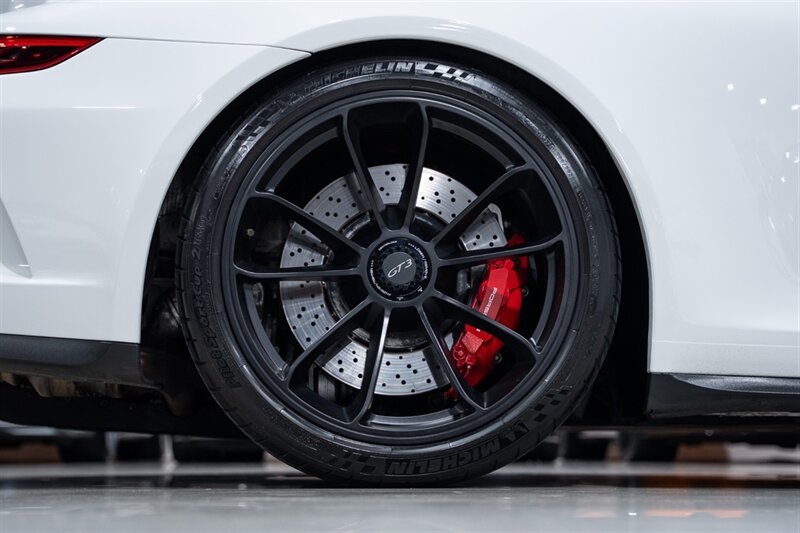 Used 2018 Porsche 911 GT3 RWD image 43