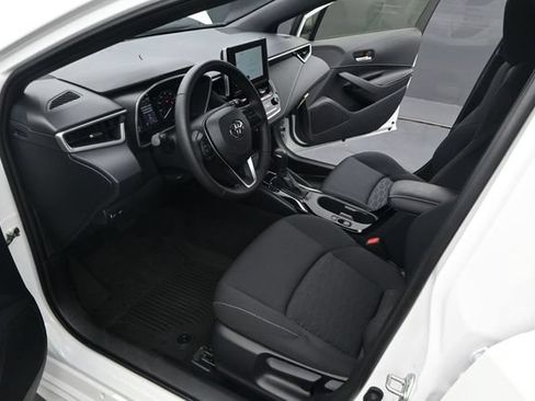 Used 2026 Toyota Corolla SE FWD image 4