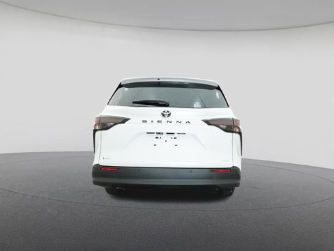 New 2026 Toyota Sienna XLE FWD image 23