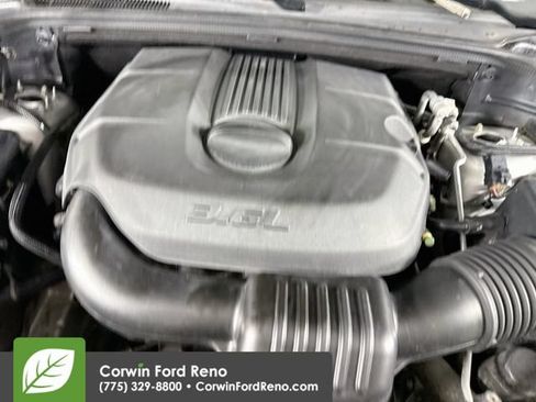 Used 2011 Jeep Grand Cherokee Limited w/ Luxury Group II AWD/4WD image 33