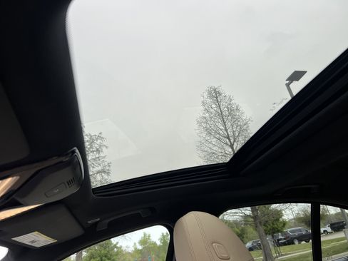 Used 2019 BMW 330i Sedan w/ Driving Assistance Package image 25