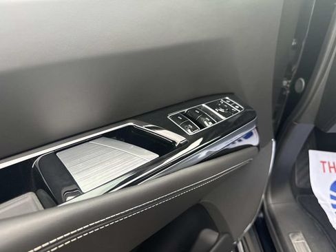 Certified 2026 Cadillac Escalade ESV Platinum Sport AWD/4WD image 16
