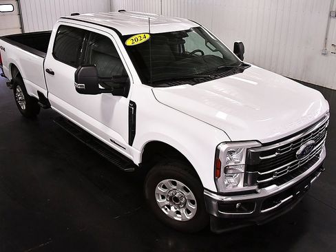 Used 2024 Ford F350 XLT image 15