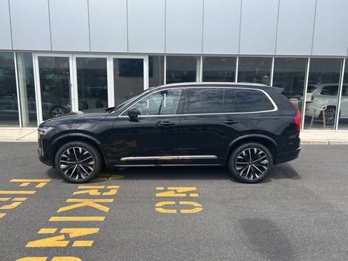 Certified 2025 Volvo XC90 B6 Plus AWD/4WD image 2