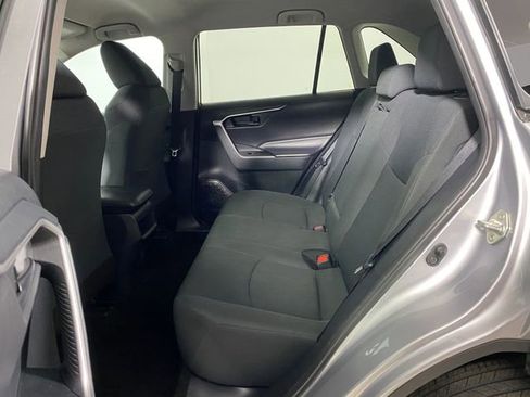Used 2019 Toyota RAV4 LE AWD/4WD image 11