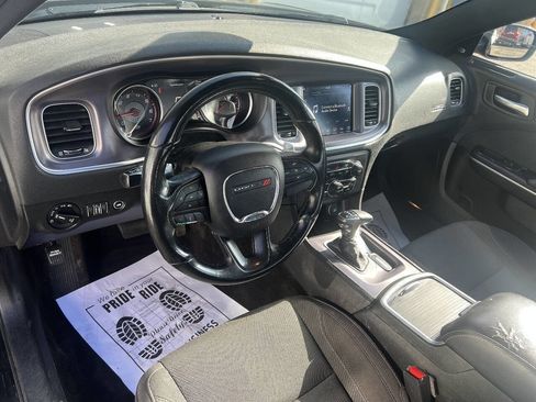 Used 2019 Dodge Charger SXT image 8