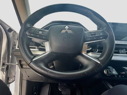 Used 2022 Mitsubishi Outlander SE FWD image 12