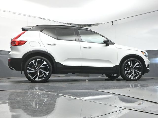 Used 2020 Volvo XC40 T5 R-Design w/ Protection Package AWD/4WD image 39