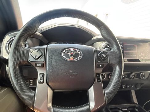Used 2021 Toyota Tacoma TRD Sport w/ Technology Package RWD image 19