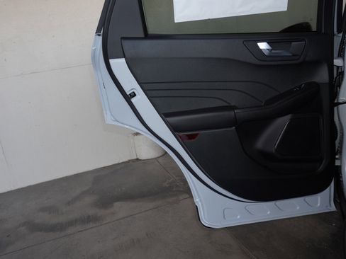 New 2026 Ford Escape SE image 36