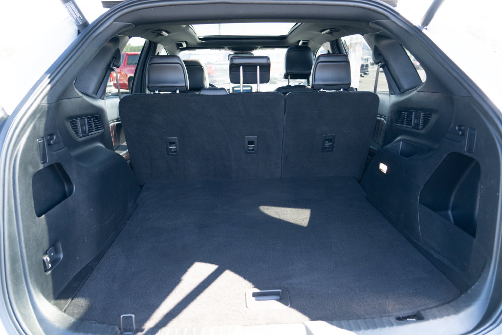 Used 2021 Ford Edge ST-Line w/ Class II Trailer Tow Package AWD/4WD image 24