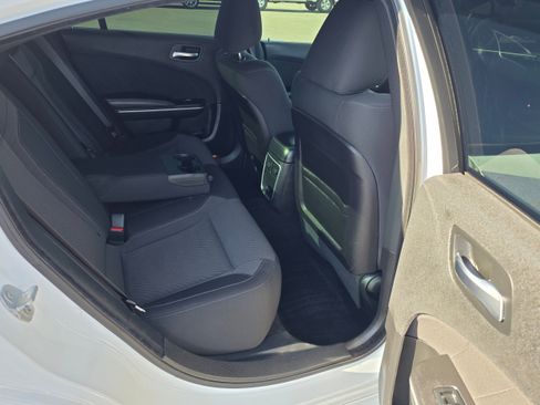 Used 2019 Dodge Charger SXT RWD image 25
