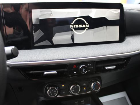 Used 2025 Nissan Kicks SV image 26