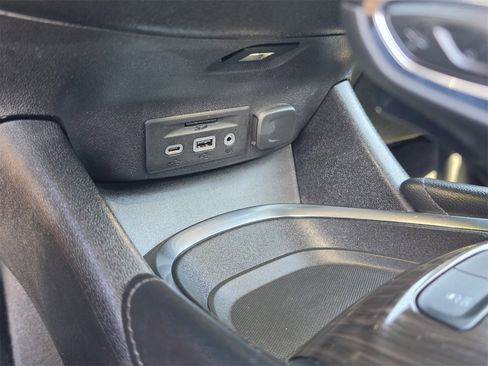 Used 2024 Chevrolet Malibu LT image 22