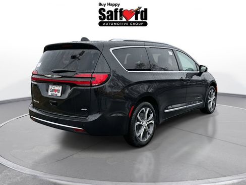 New 2026 Chrysler Pacifica Pinnacle AWD/4WD image 9