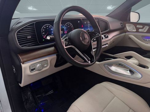 Used 2025 Mercedes-Benz GLE 450 4MATIC image 4