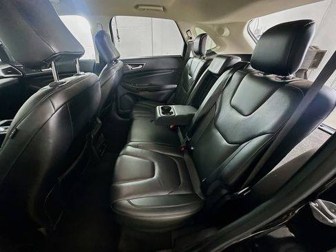 Used 2021 Ford Edge Titanium image 25