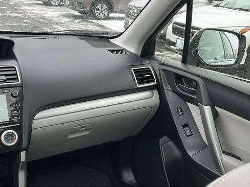 Used 2016 Subaru Forester 2.5i Premium image 24