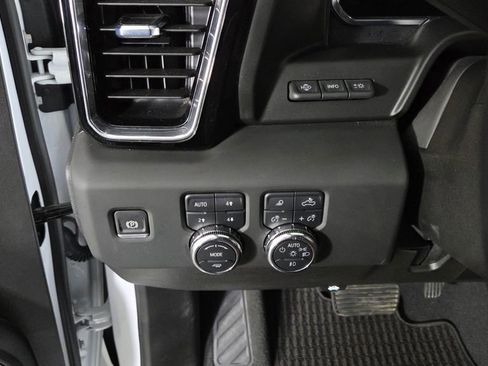 Used 2025 GMC Sierra 2500 Denali Ultimate AWD/4WD image 16