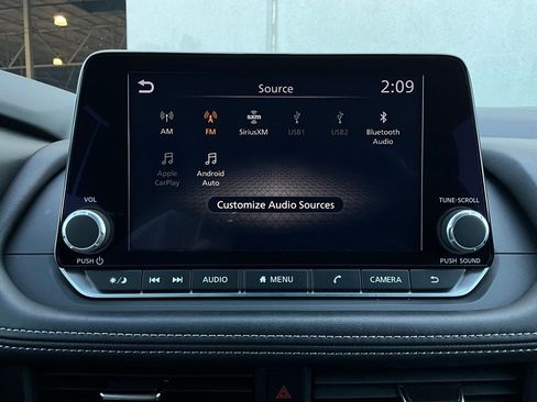 Used 2025 Nissan Rogue SV image 30