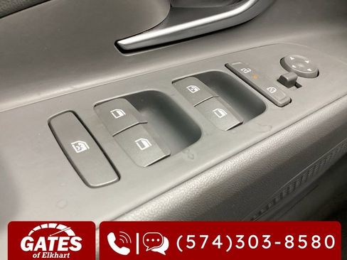 Used 2025 Hyundai Elantra SEL FWD image 25