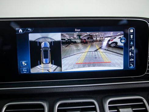 Used 2024 Mercedes-Benz GLS 580 GLS 580 image 29