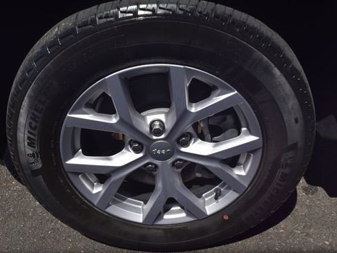 Used 2022 Jeep Grand Cherokee L Limited AWD/4WD image 57