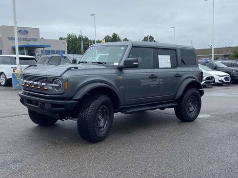 Certified 2025 Ford Bronco Badlands AWD/4WD image 3