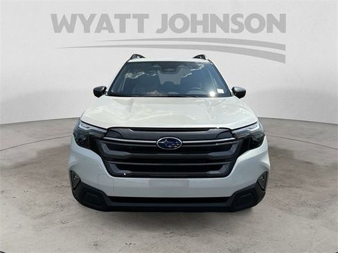 Used 2025 Subaru Forester Premium w/ Convenience Package #2 image 8