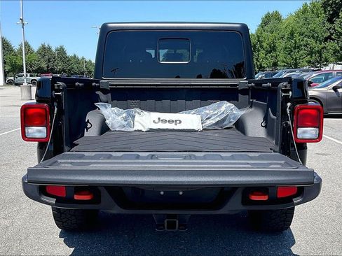 Used 2023 Jeep Gladiator Mojave w/ Cold Weather Group AWD/4WD image 32