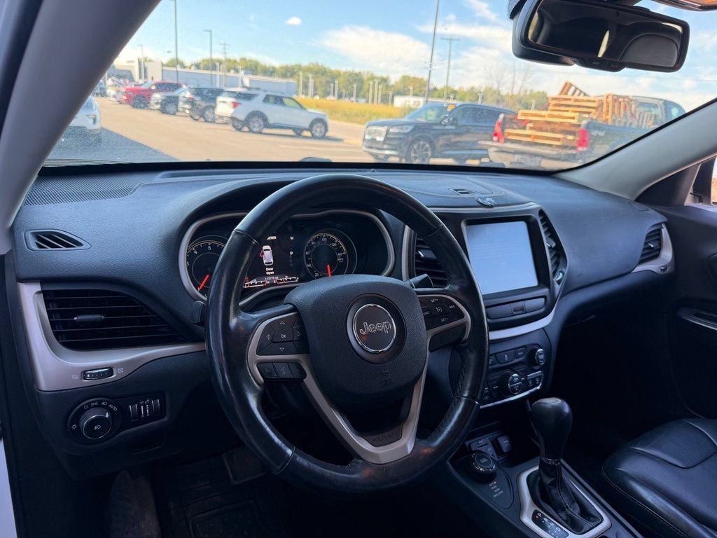 Used 2016 Jeep Cherokee Limited AWD/4WD image 13